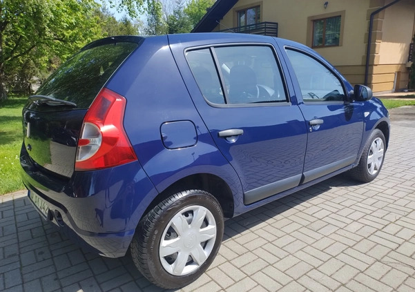 Dacia Sandero cena 13900 przebieg: 204000, rok produkcji 2011 z Dziwnów małe 562